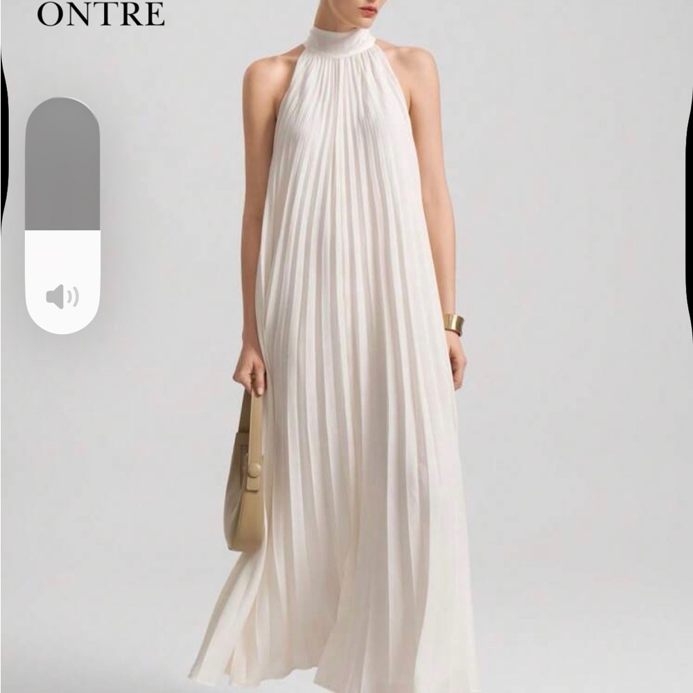 Elegant Off White Pleated Halter Maxi Dress - Picture 2 of 10
